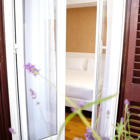 Guest house Magikrooms Topaz 4*