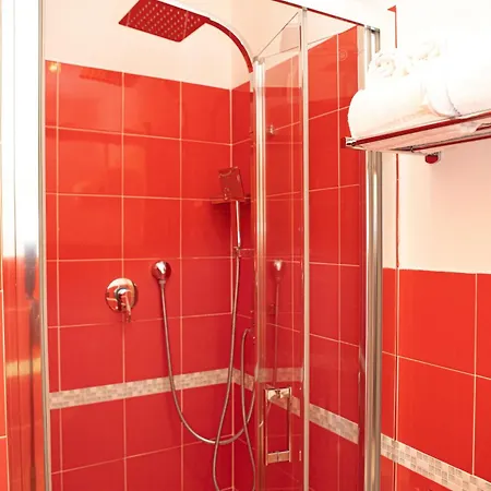 Guest house Magikrooms Topaz 4*